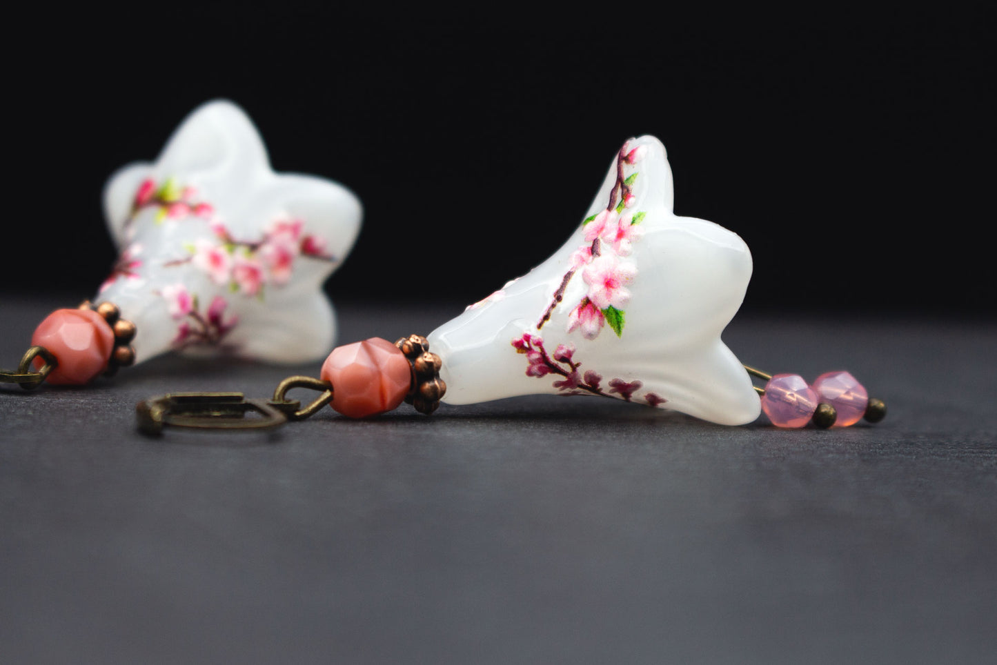 Blütenohrringe Kirschblüte Milchweiß Rosa – romantischer Schmuck Hochzeit Sommer
