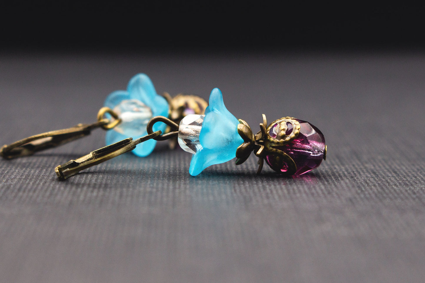 Blütenohrringe Pink Türkis mit Glasperlen – romantischer Schmuck für Hochzeit