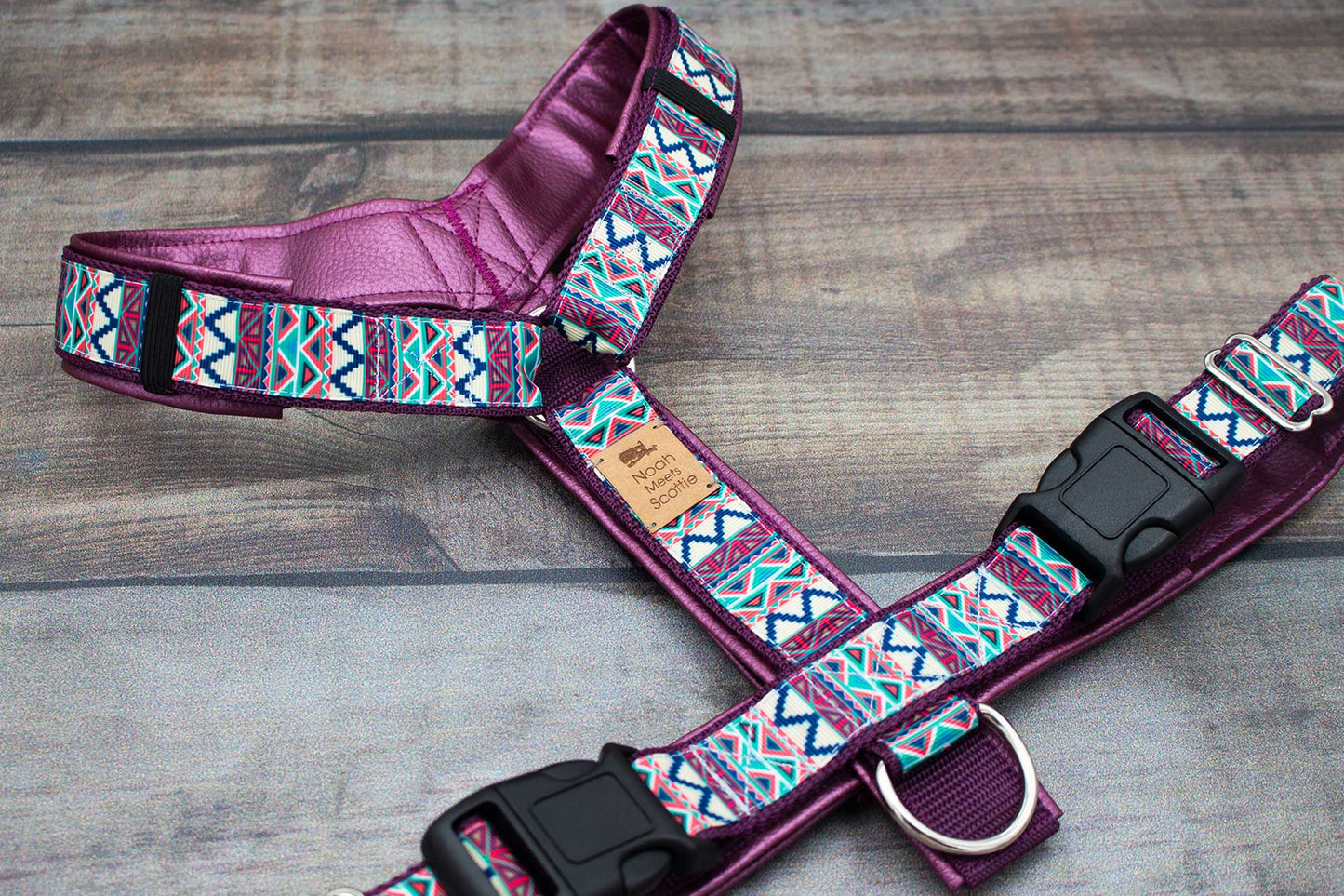 Verstellbares Hundegeschirr im Nordic-Stil, lila-pink gemustert, robust und komfortabel