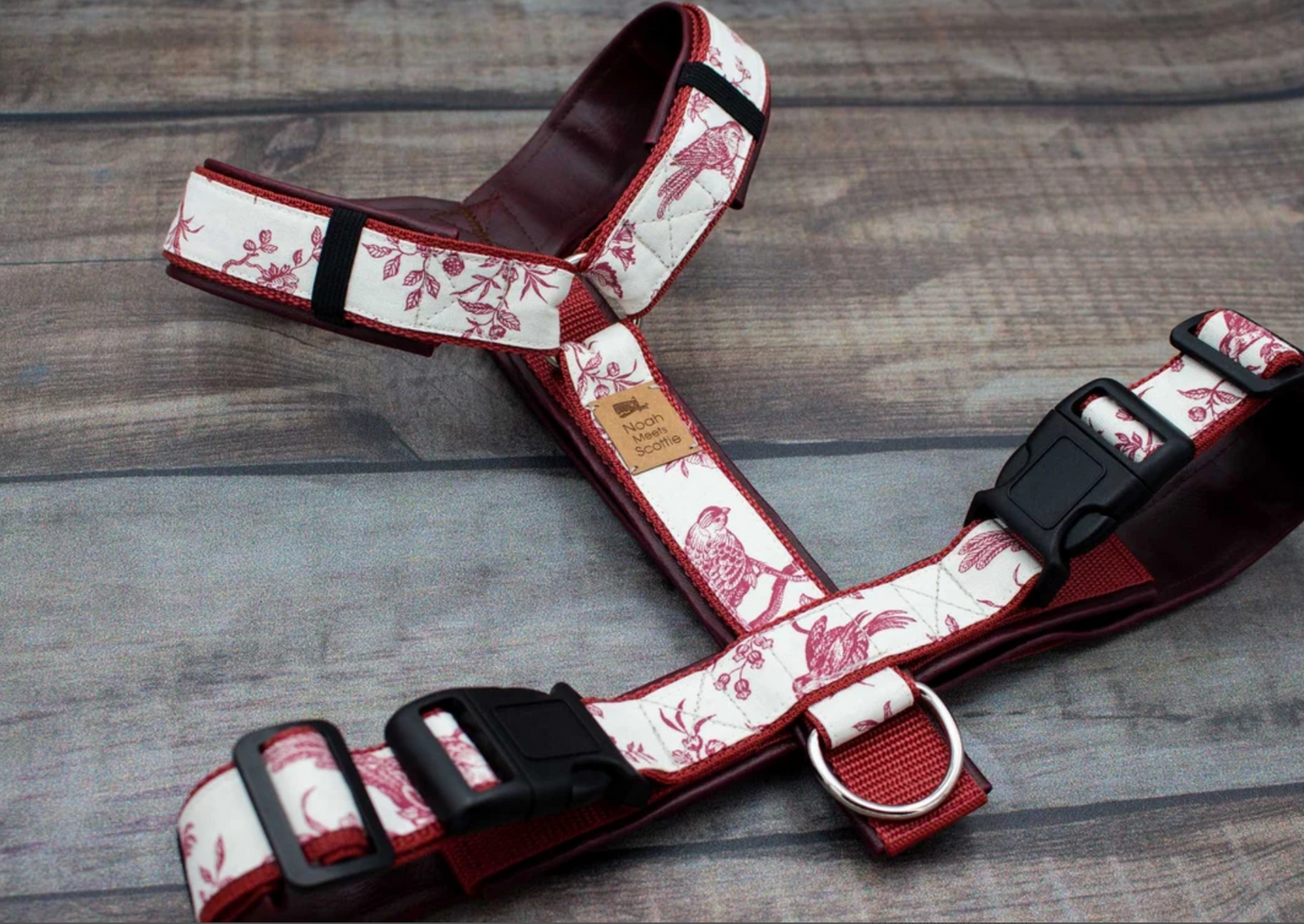 Hundegeschirr BRIENNE mit edlem Toile-de-Jouy Design, komfortabel gepolstert und verstellbar