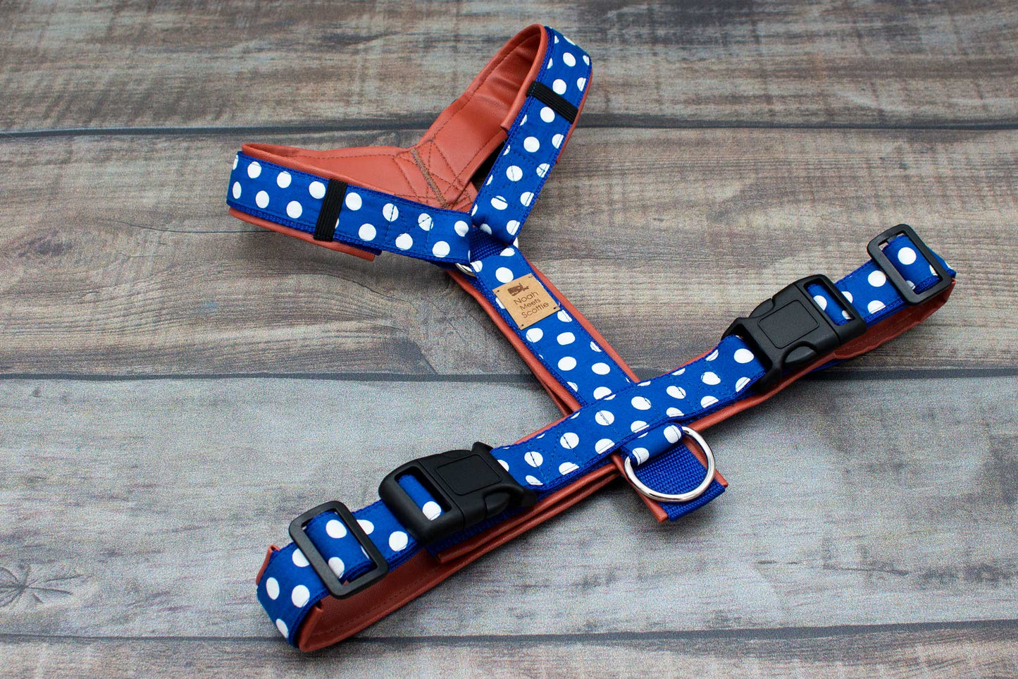 Hundegeschirr DORI stilvolles Punktdesign, gepolstert, bequem und verstellbar