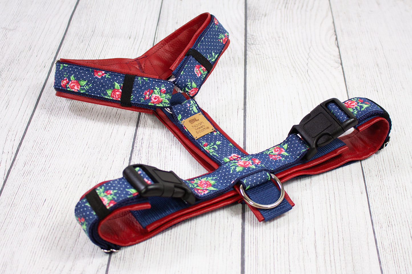 Hundegeschirr EMMA florales Design Denim blau mit Rot, verstellbar, viel Bewegungsfreiheit