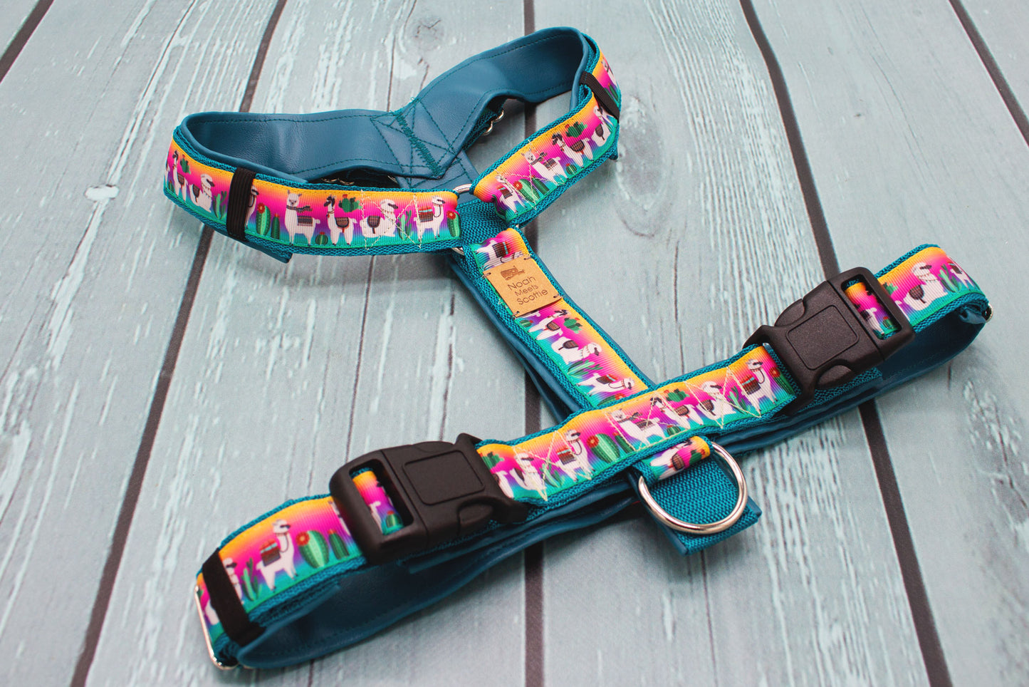 Hundegeschirr FRANKY Detailansicht Alpaka-Design bunt, hochwertig, weich gepolstert und verstellbar