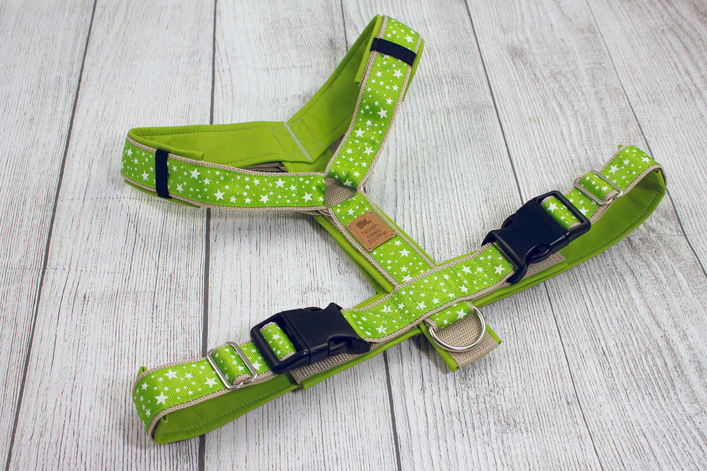 SALE Hundegeschirr GREEN STAR – auffälliges Sternenmuster in Grün Weiß, nur 1x Größe M, 50 % reduziert, komfortabel, robust