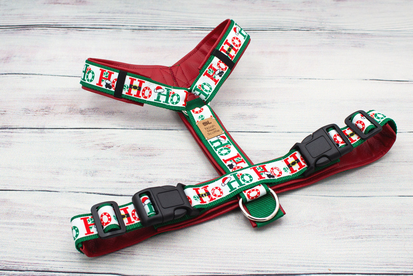 Oberansicht Hundegeschirr HoHoHo mit rot-grün-weißem Weihnachtsmuster