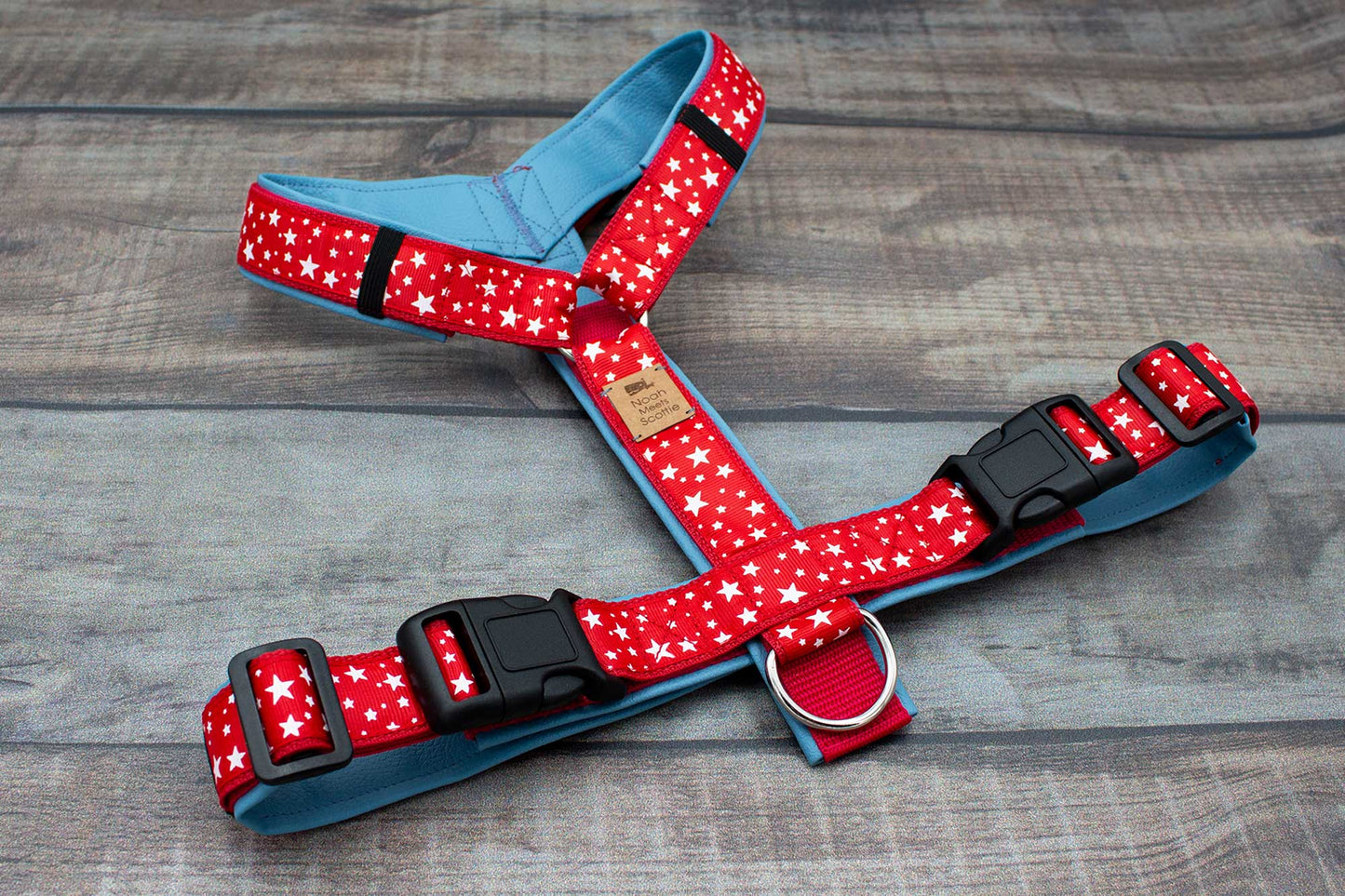 SALE Hundegeschirr RED STAR – auffälliges Sternenmuster rot weiß, nur 1x in Größe M, 50 % reduziert, robust und komfortabel