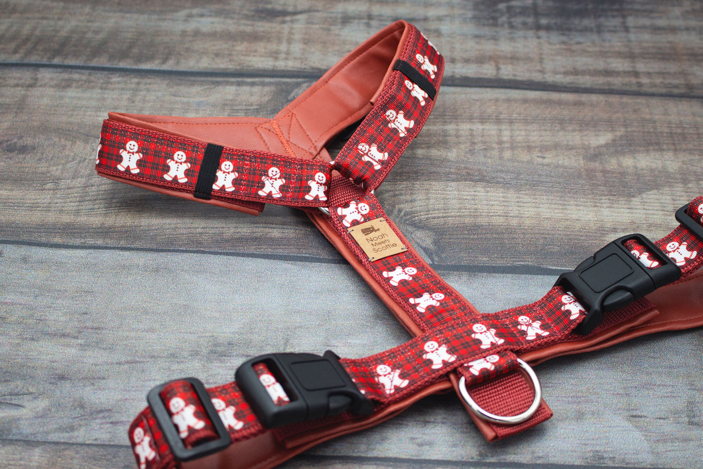 Hundegeschirr RUPERT Weihnachtsgeschirr für Hunde, Karo rot mit Lebkuchen-Motiv, hochwertig gepolstert
