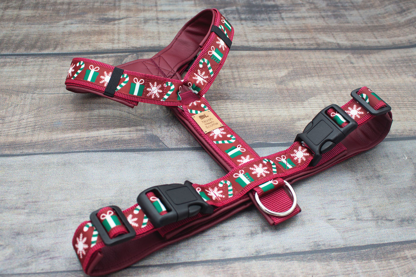 Verstellbares Hundegeschirr Weihnachten, THREE THINGS ABOUT CHRISTMAS, festliches Winter Design rot grün weiß
