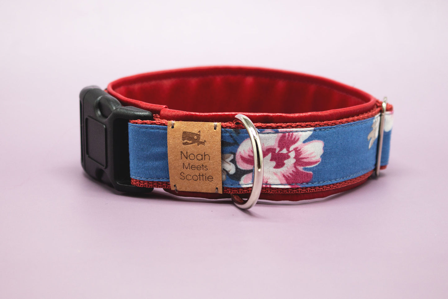 Hundehalsband Akuaela – romantisches florales Design in Bordeaux, Rosa und Blau