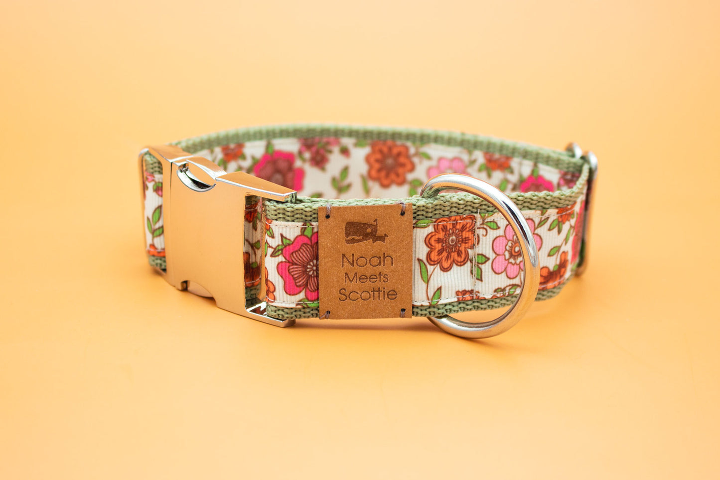 Hundehalsband mit lindgrünem Blumenmuster, retro