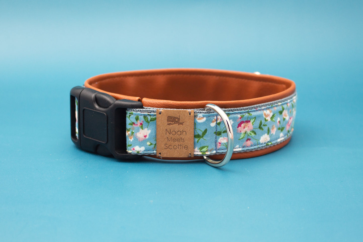 Detailansicht Hundehalsband DEBORAH, geblümt, romantisch, weich mit Kunstleder gefüttert