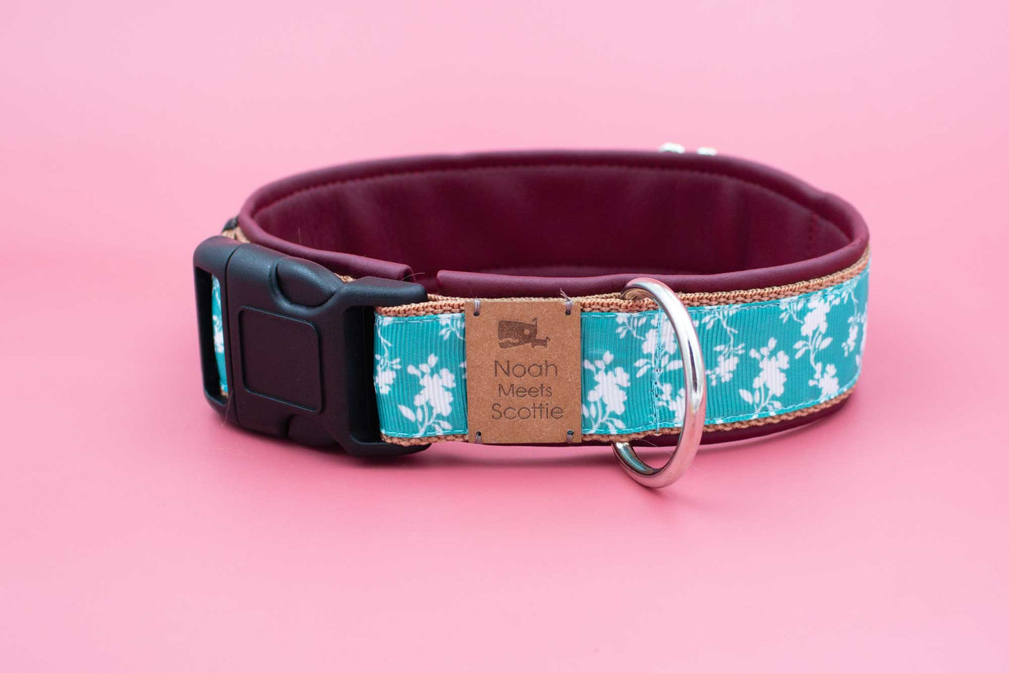 Seitenansicht Hundehalsband HARLEY mit edlem Blumenranken-Design in kräftigen Farben