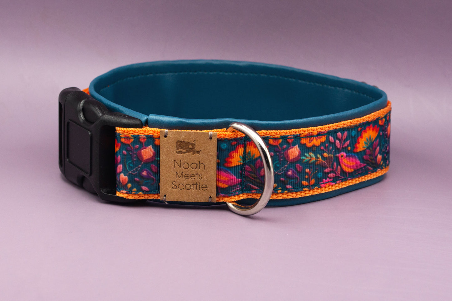 Hundehalsband Iris mit folkloristischem Muster in Orange, Pink und Petrolblau