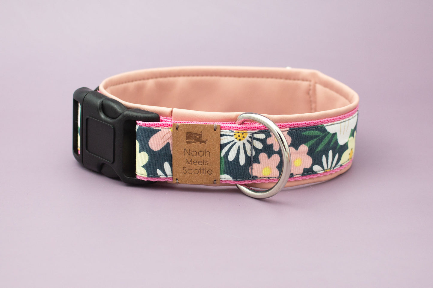 Hundehalsband LILLYBET – dunkelblauer Stoff mit Blumen, romantisch, weich gefüttert