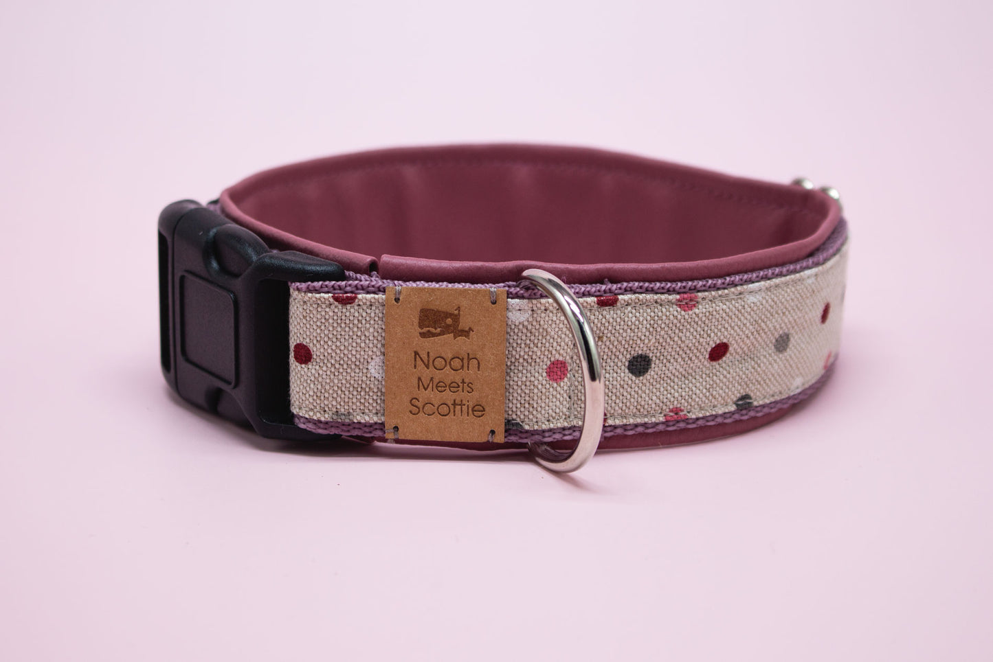 Detail Hundehalsband MACEY – verspieltes Punktmuster mit altrosa Kunstlederfütterung