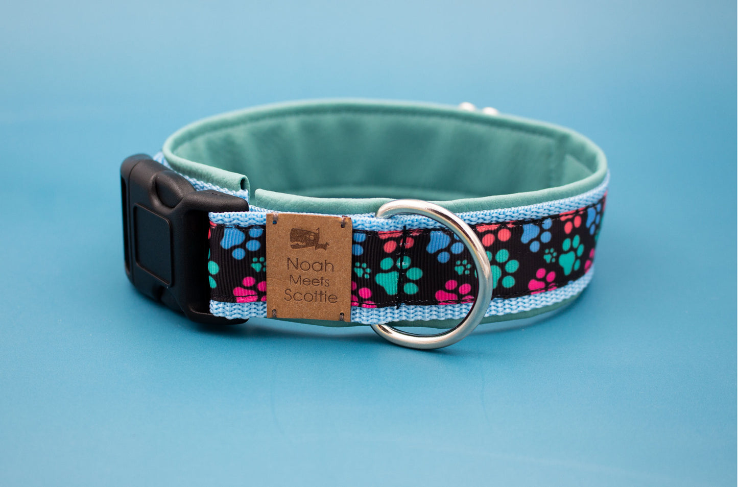 Detailansicht Hundehalsband PAWFECT, weich gefüttert mit schwarzem Kunstleder