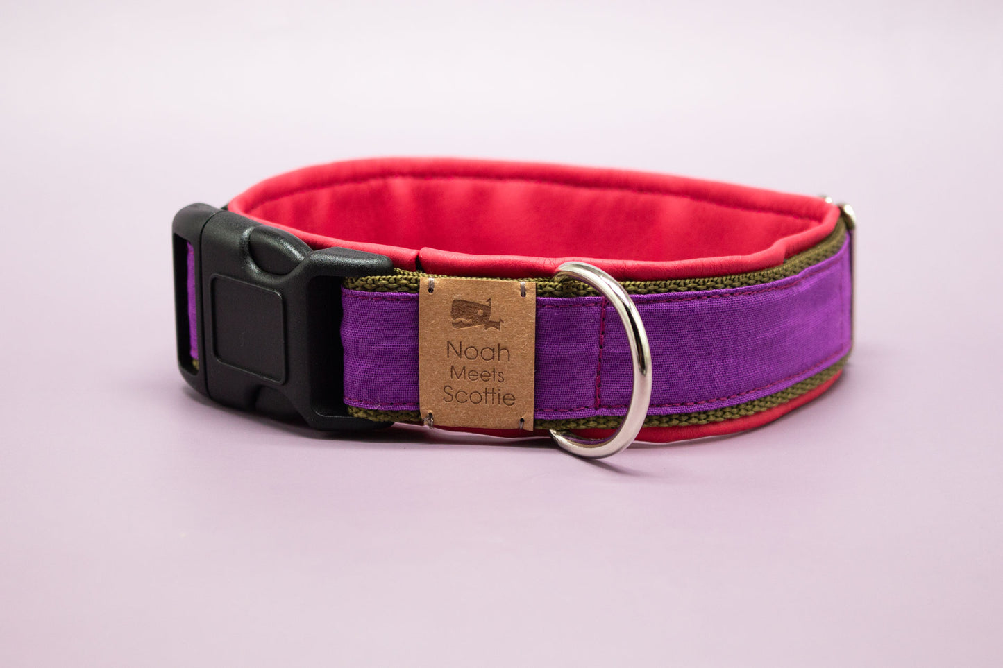 Detail Hundehalsband TRUDY – auffälliges, modernes Design in Lila, Olivgrün und Fuchsia