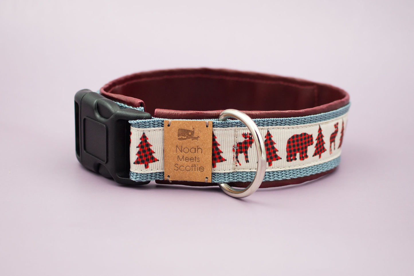 Hundehalsband WOODLANDS mit nordischem Muster in Beige und Braun – aufgelegt
