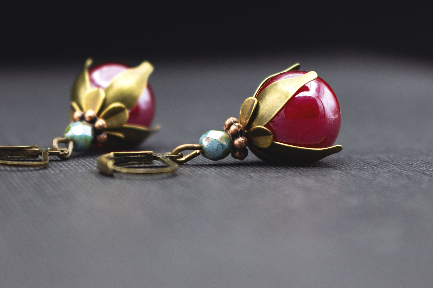 Glasperlen Ohrringe Rot Bronze – femininer Schmuck für Alltag und Feste