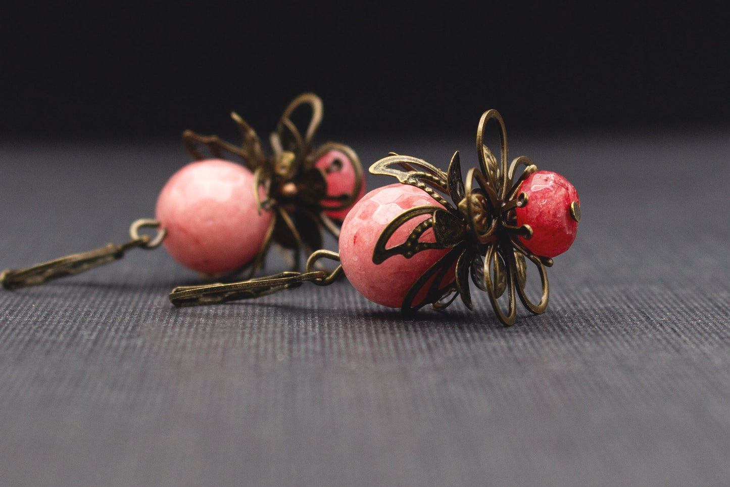 Romantische Ohrringe Rosa Glasperlen – Ohrschmuck verspielt im Vintage Stil