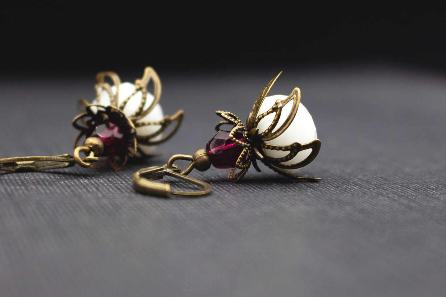 Ohrschmuck im Boho- und Vintage-Stil mit Fuchsia Glasperlen