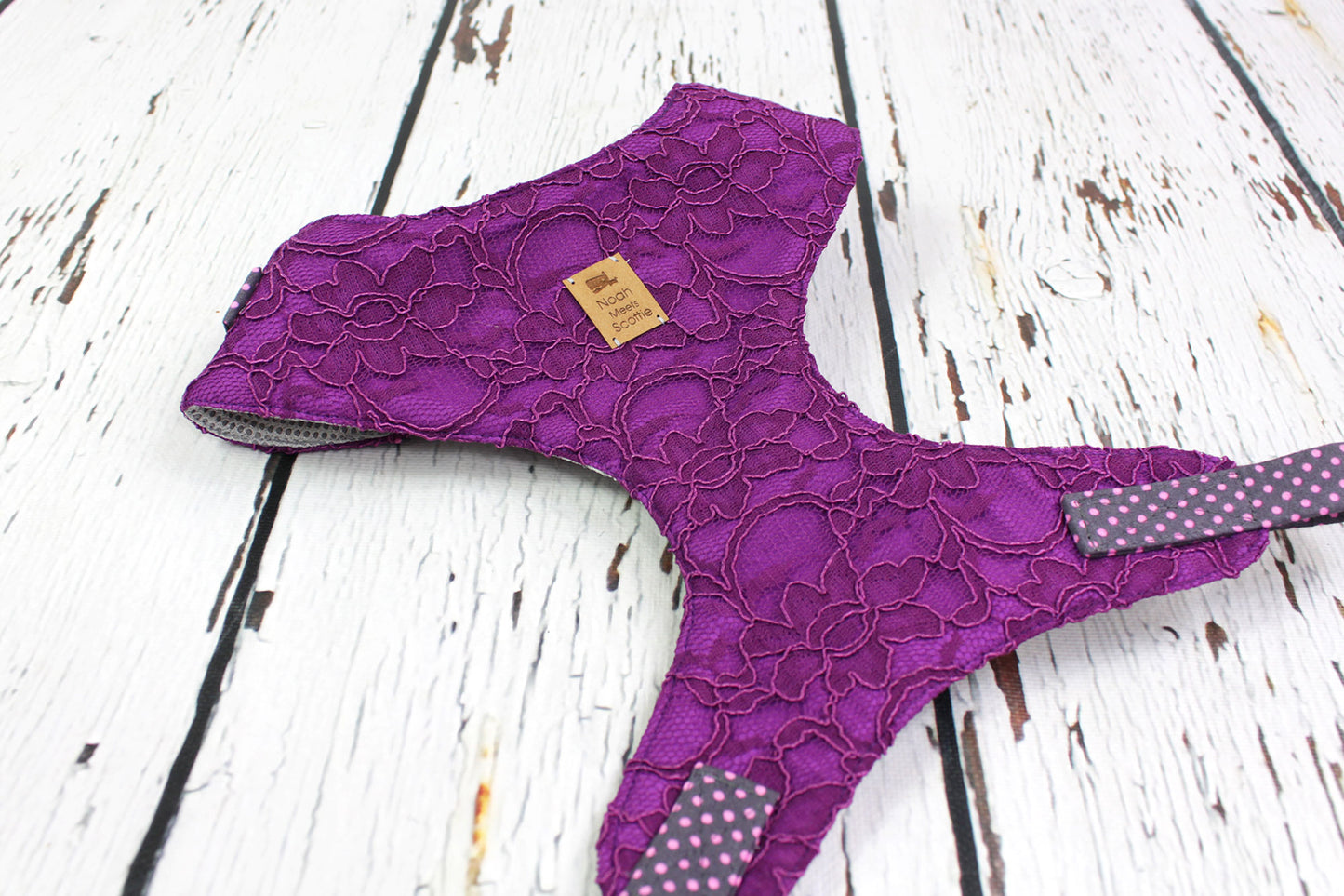 Softgeschirr für Hunde Amethyst Lace in violett mit Spitzenstoff, weich gefüttert