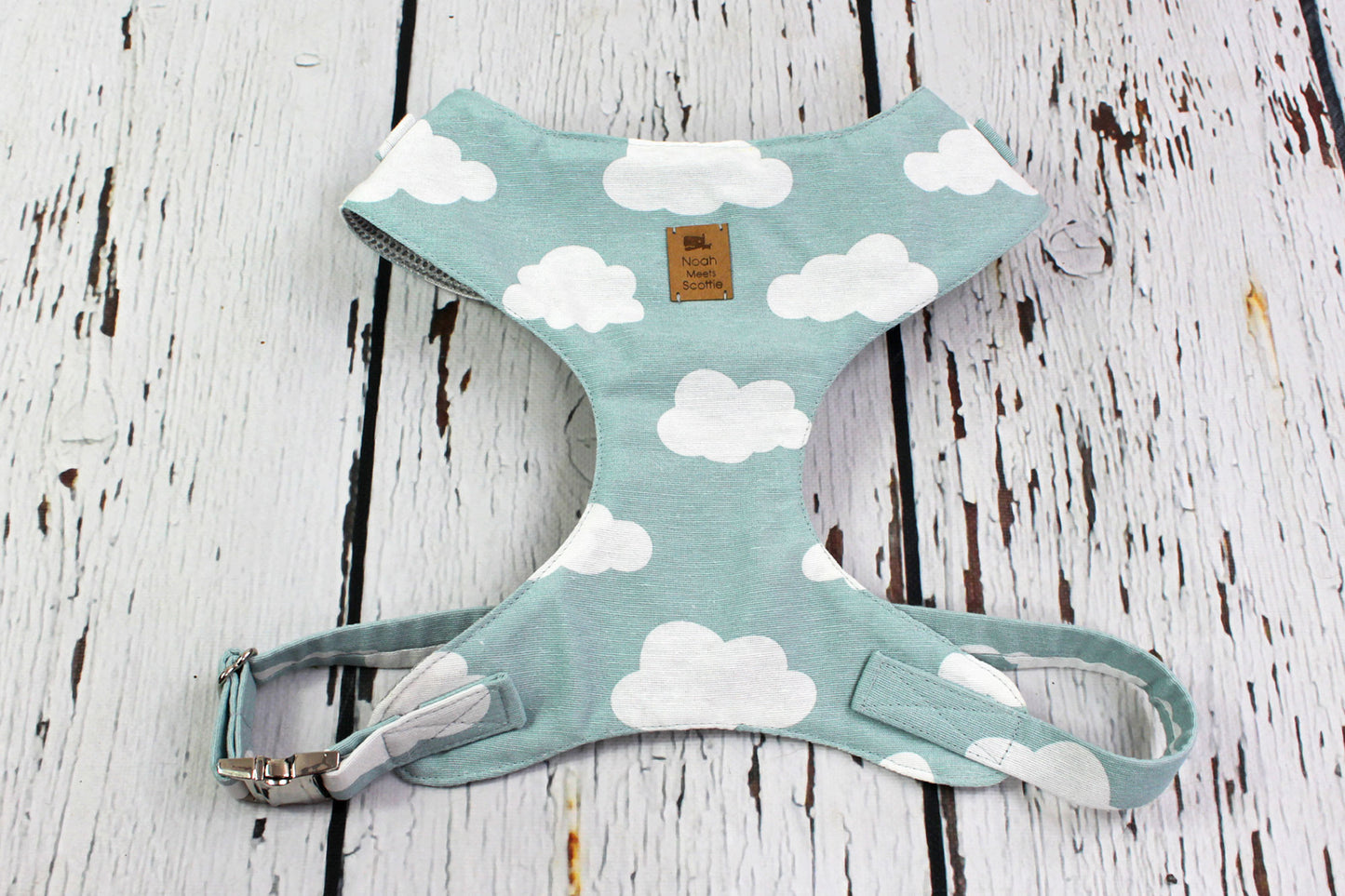 Softgeschirr für Hunde Cloudy Sky in mint mit weißen Wolken, weich gefüttert
