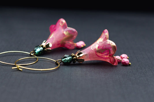 Blütenohrringe Rosa Gold – eleganter Schmuck mit Glasperlen für Braut und Hochzeit