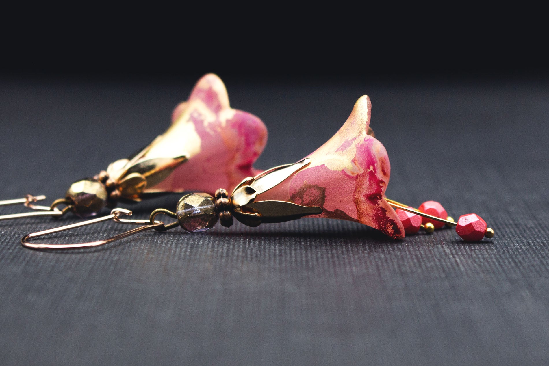 Romantische Blütenohrringe Roségold Rosa – einzigartiger Schmuck, ideal als Brautschmuck oder Geschenk