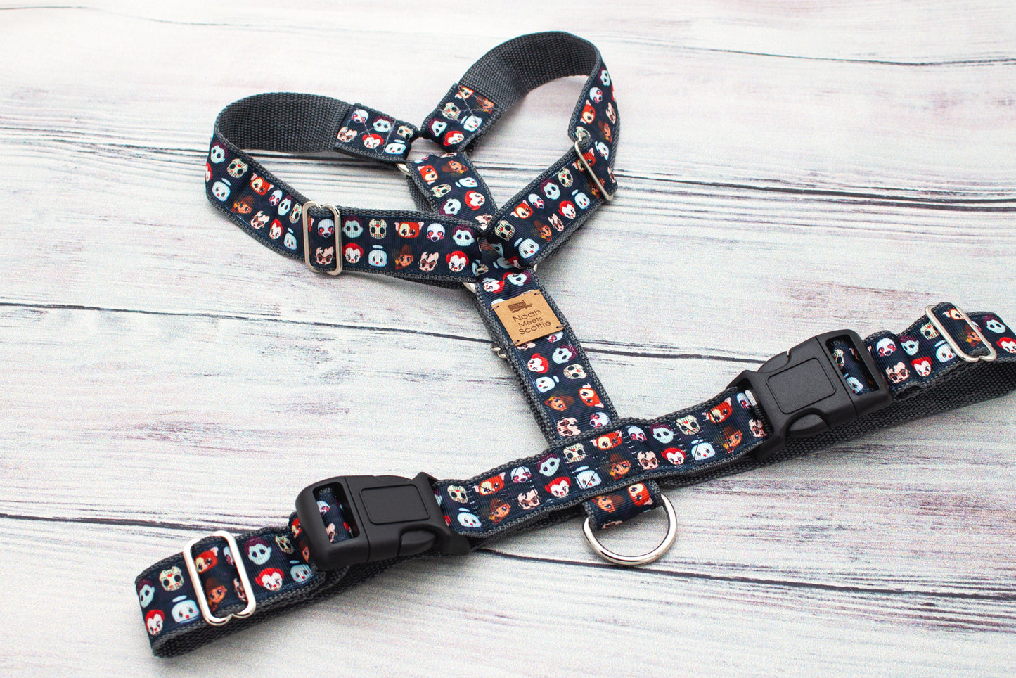 Halloween Hundegeschirr CREEPER CREW, Horror-Cartoon-Köpfe in farbenfrohem Design