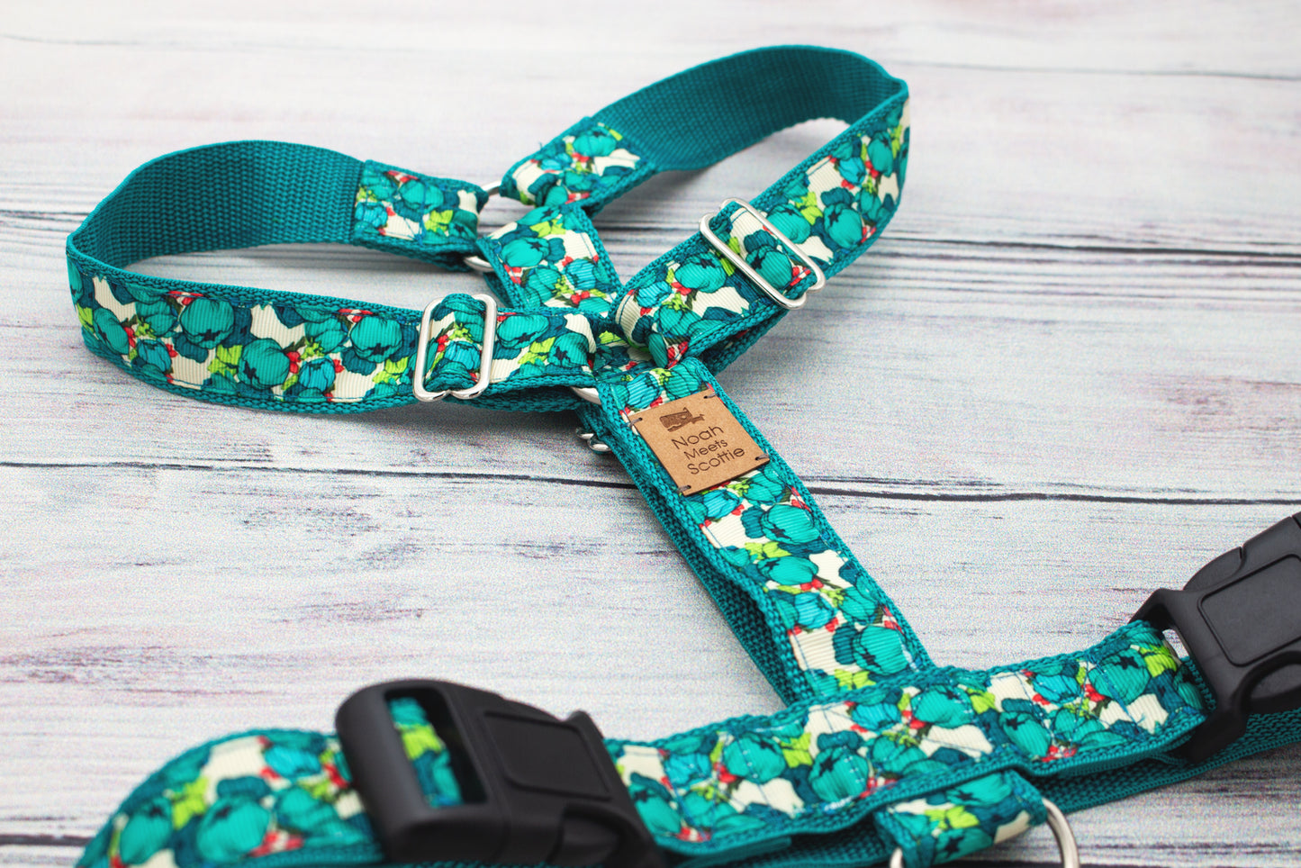 Hundegeschirr ARUBA PAW in Türkis, Grün und Weiß, tropisches Design, verstellbar und robust