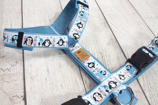 Hundegeschirr BEN niedliches Pinguin-Design in Hellblau, weich gepolstert und verstellbar, Winter