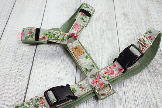 Hundegeschirr BLOSSOMS ALL OVER rosa grün mit Kirschblüten, romantisch floral, gepolstert und verstellbar