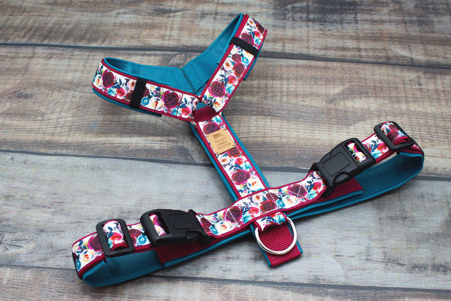 Verstellbares Hundegeschirr DARLA, gepolstert, Blumen Acrylkunst rot blau mit Halsband und Leine