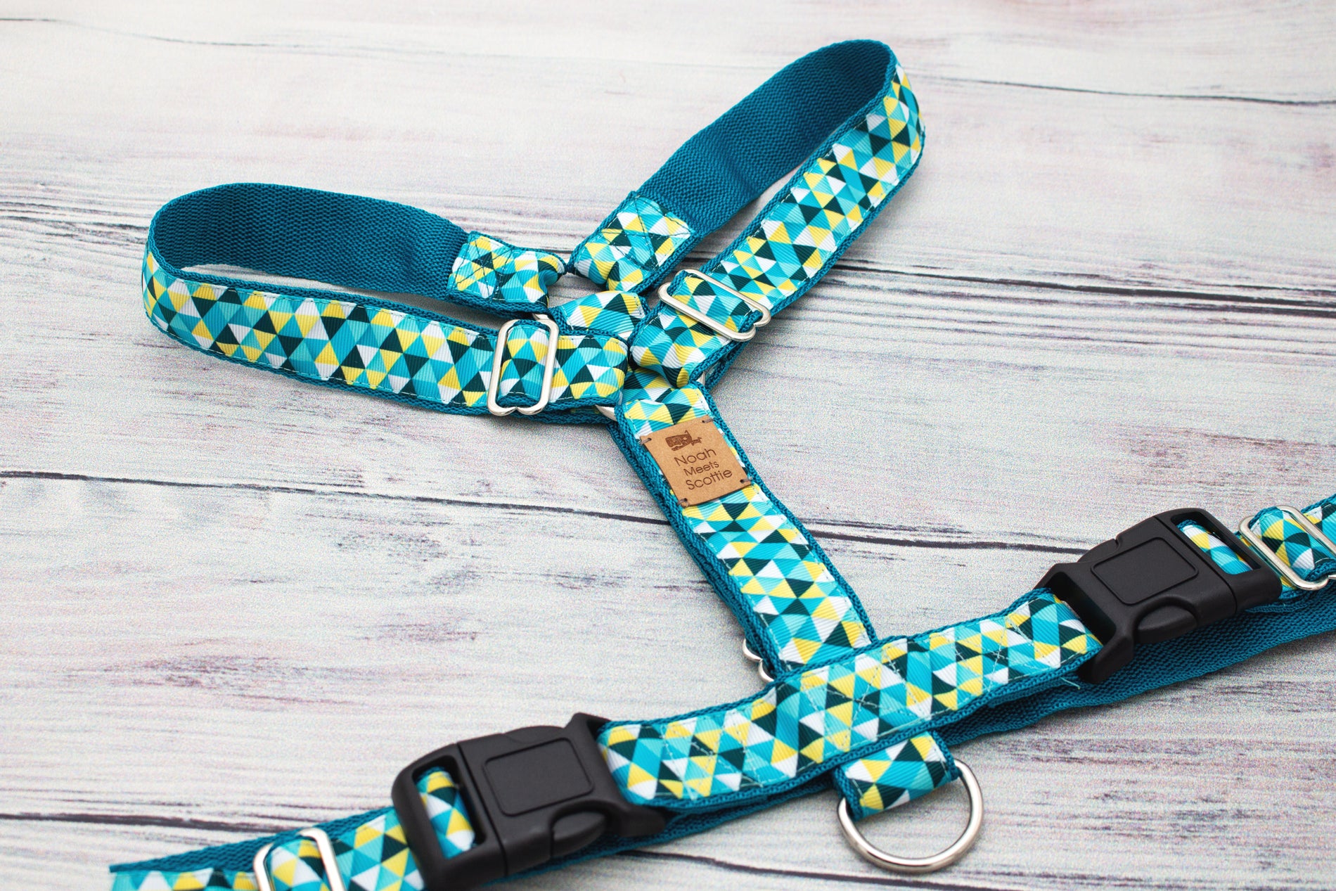 Modernes Hundegeschirr DELTA PUB im nordischen Design, leicht und verstellbar