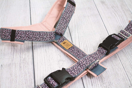 Hundegeschirr DIVA grau rosa mit Leopardenmuster, stylisch elegant, gepolstert und verstellbar