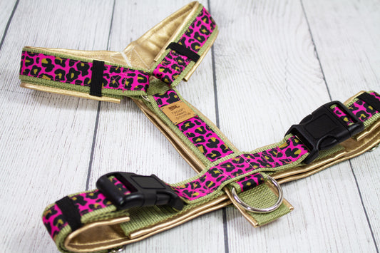 Hundegeschirr GOLD’N’LEO pink gold Leopardenmuster, Hund trägt Geschirr, gepolstert und verstellbar