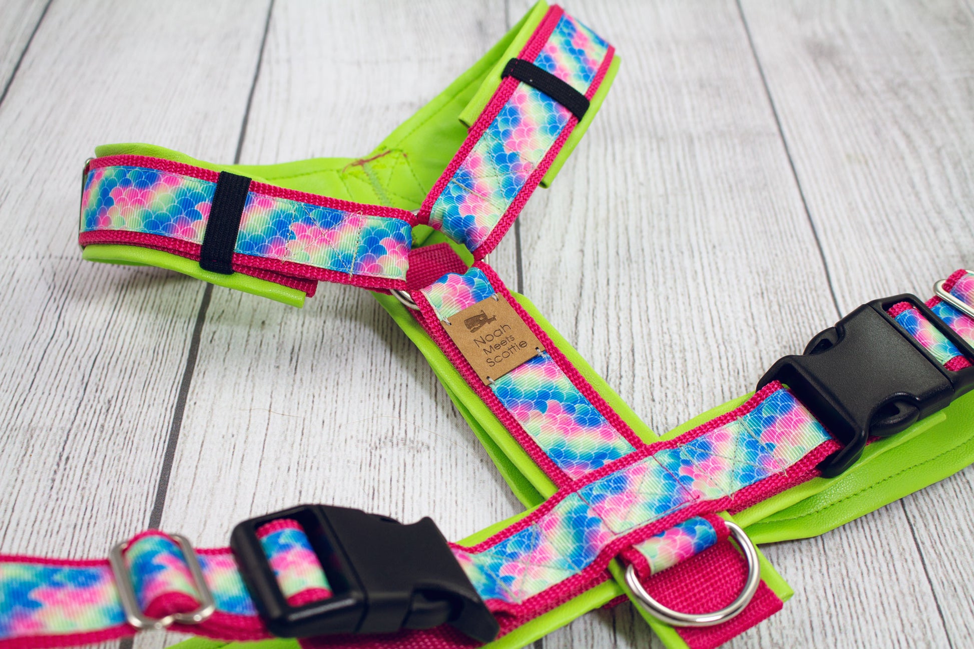 Hundegeschirr GREEN MAID Meerjungfrau-Schuppen pink blau neongrün, weich gepolstert, robust