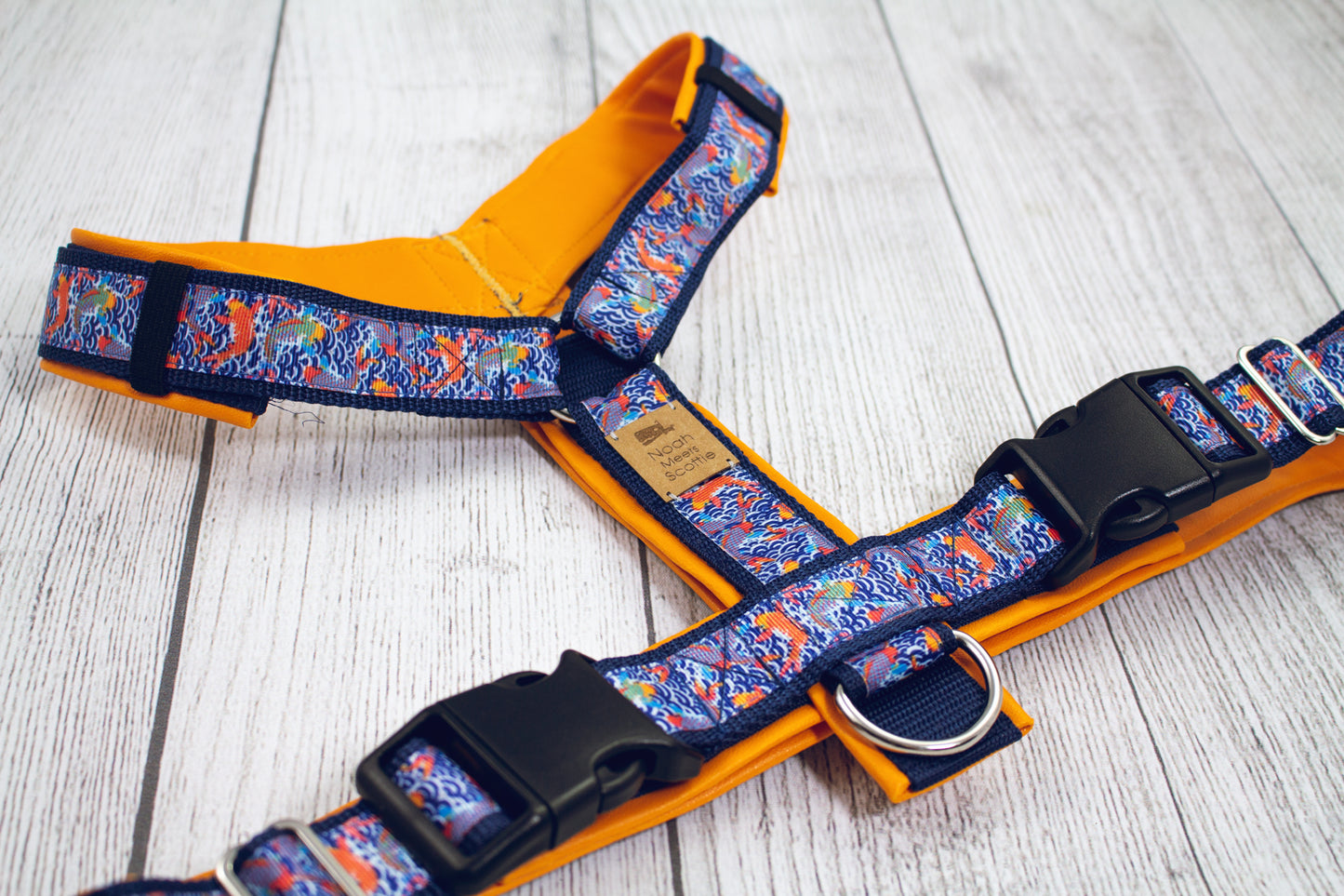 Hundegeschirr KOI asiatisches Muster mit Fischen orange blau, gepolstert und verstellbar