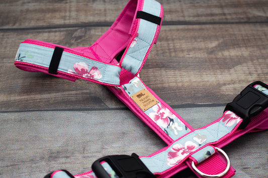 Hundegeschirr LORNA mit Hawaii-Blumen, hellblau mit pinker Polsterung, verstellbar