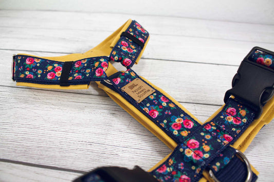 Hundegeschirr MAE dunkelblau gelb, buntes Blumenmuster, gepolstert und robust
