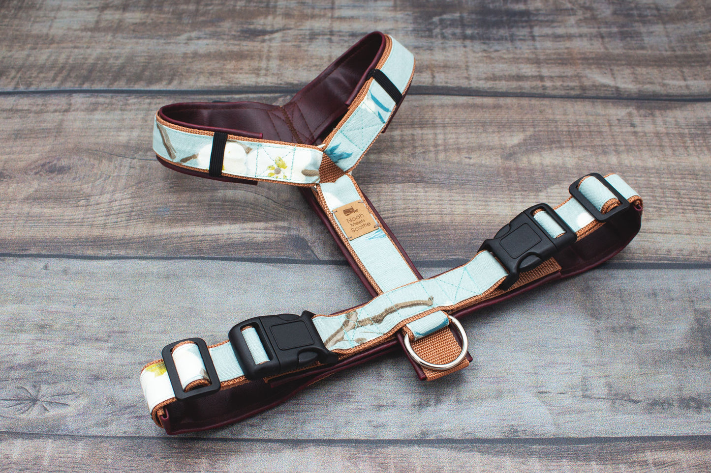 Hundegeschirr NAMI romantisches Kirschblütenmuster, komfortabel, stilvoll und langlebig