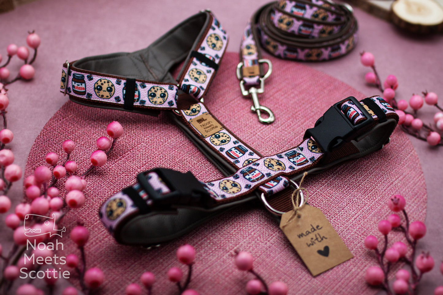 Hundegeschirr mit Cookies und Schokocreme Motiv in Rosa, Braun und Creme