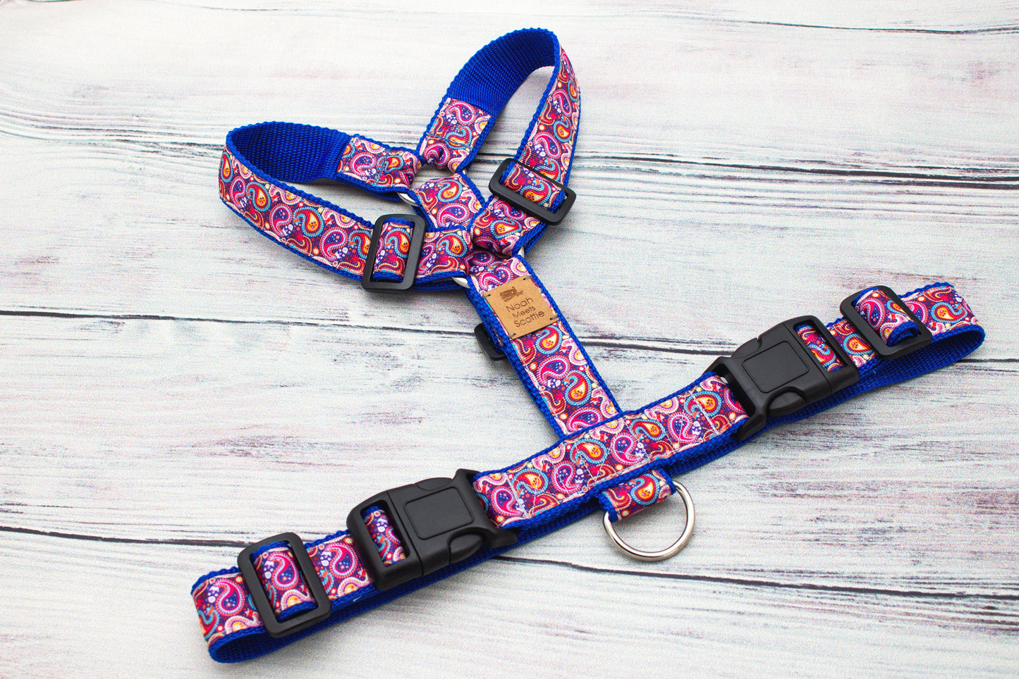 Paisley BAZAAR Hundegeschirr mit lebhaftem Muster, pink-blaues Design mit orientalischen Elementen, modernes Hundeaccessoire