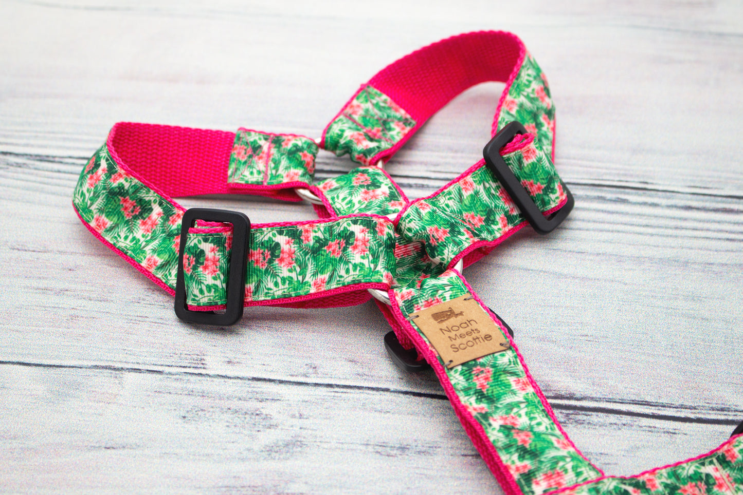 Sommerliches Hundegeschirr PALM TAIL mit Palmenmotiv, bequem und farbenfroh