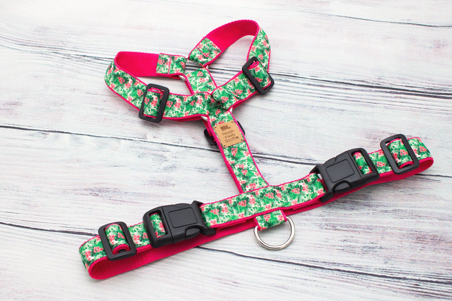 Hundegeschirr PALM TAIL mit tropischem Blätterdesign, stilvoll von Noah meets Scottie