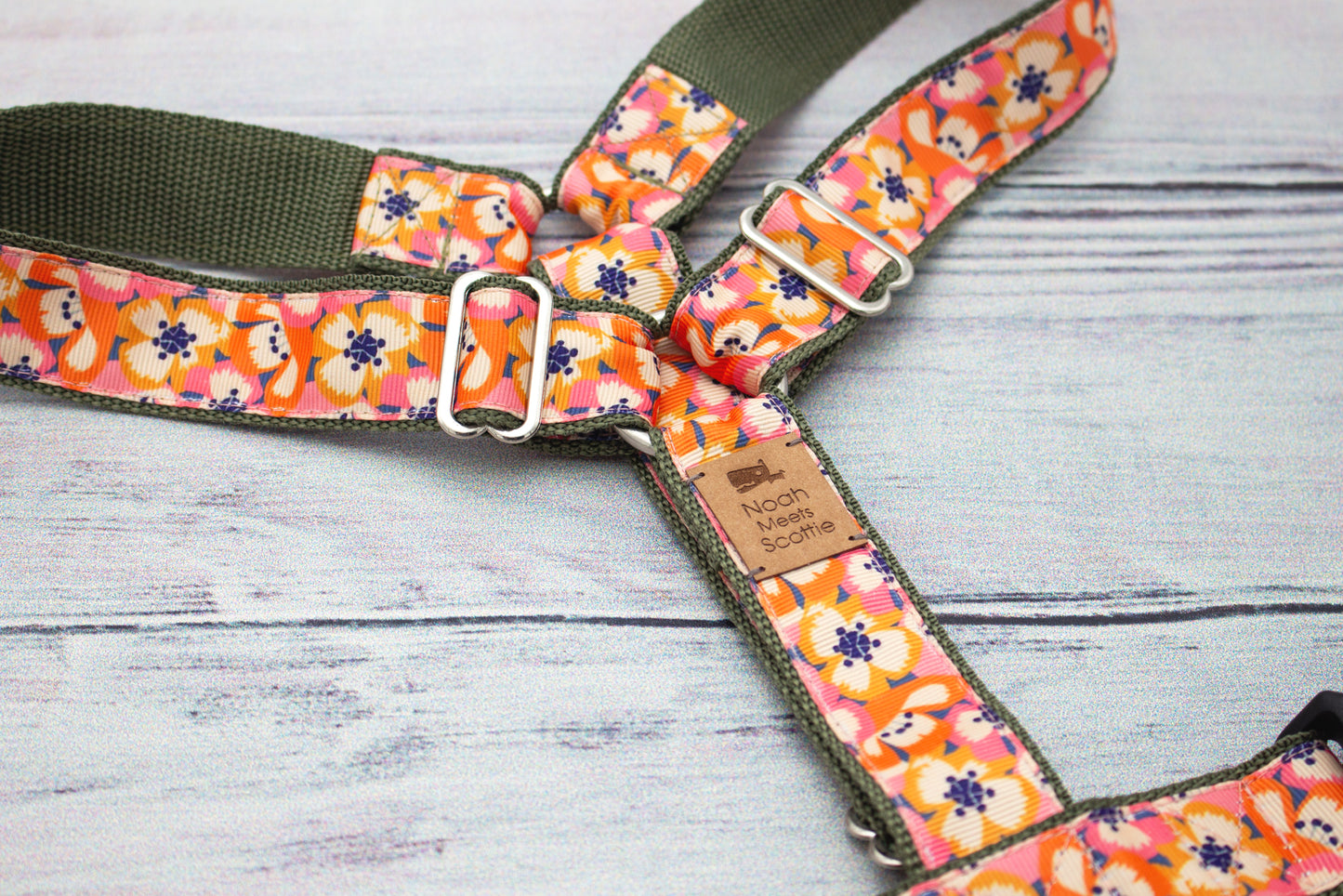 Hundegeschirr PAPAYA PAW florales Design, olivgrünes Gurtband, robust und verstellbar