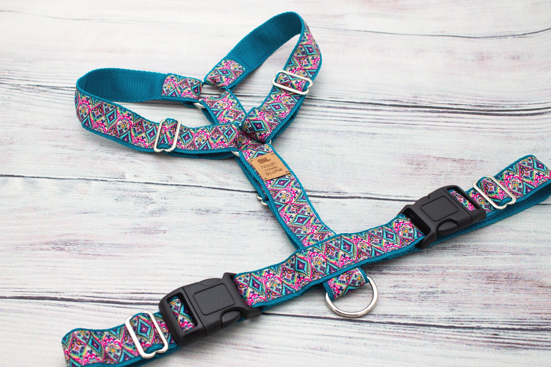 Boho Hundegeschirr PARLEY im Paisley Design, flexibel und sicher für Hunde