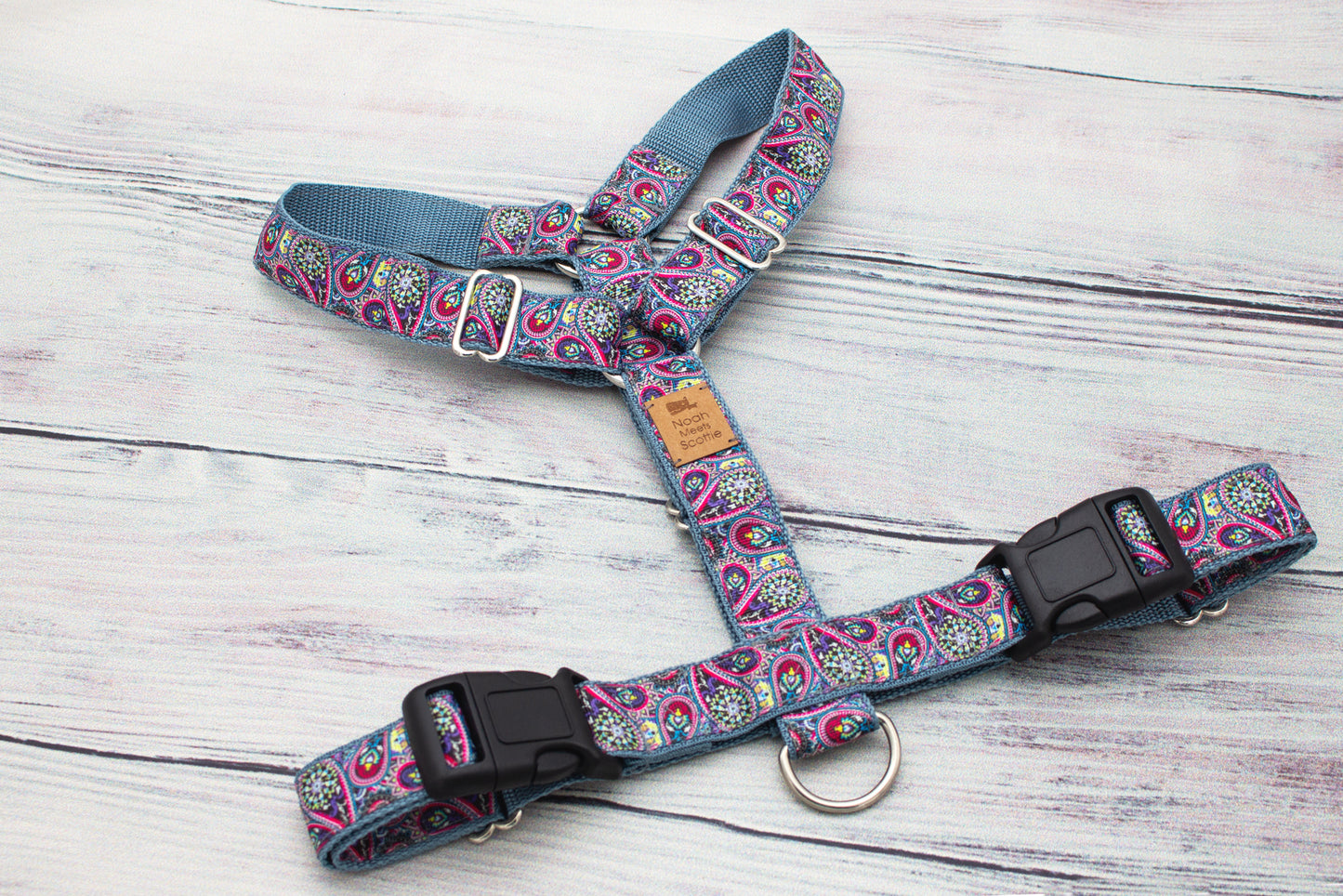 Stilvolles Hundegeschirr PAWLEY PRINT im Paisley Design, komfortabel und sicher