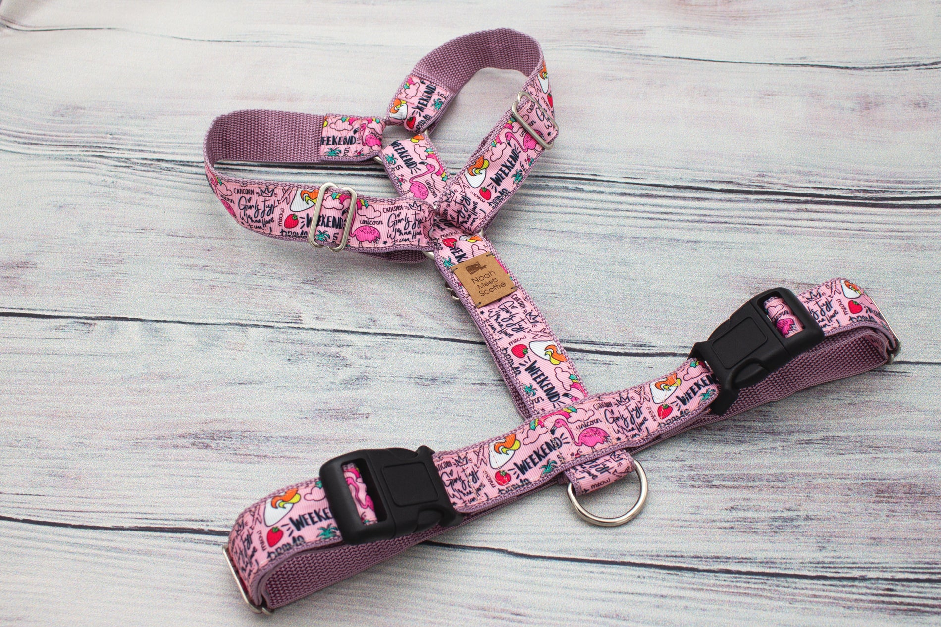 Rosa Hundegeschirr mit Flamingo-Muster, fröhlich, verspielt und bequem